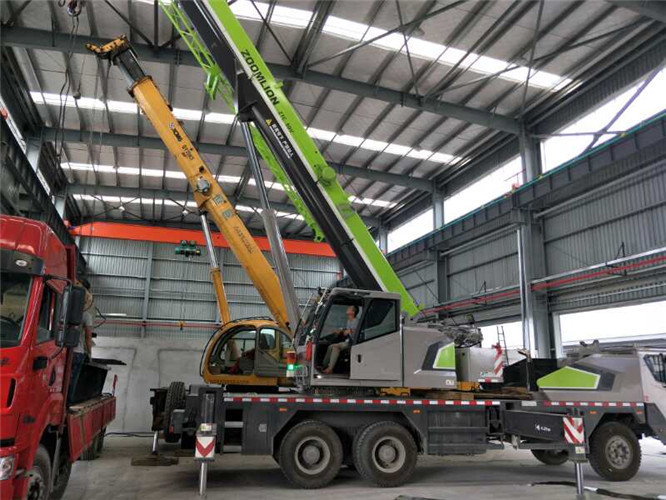 宝兴县高空车出租需要注意哪些安全事项？